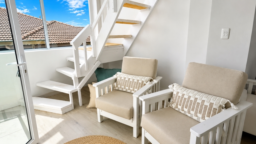 5 Bedroom Property for Sale in Reebok Western Cape